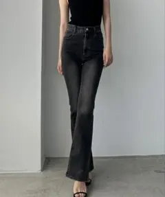 ストレッチフレアデニムパンツ　ブラック　M