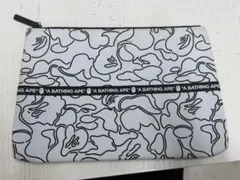 A BATHING APE BAPE ポーチ カモ柄 モノトーンのサムネイル