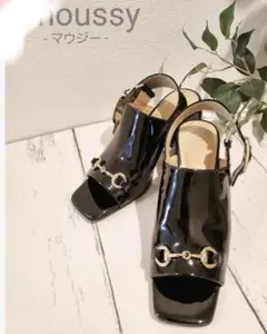 期間限定お値下げ中！ マウジー エナメル ストラップサンダル M