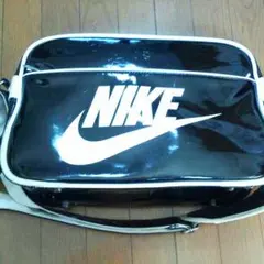 ナイキエナメルバック