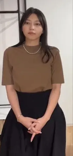 ETRÉ TOKYO エトレ モックネックTシャツ ブラウン 新品タグ付のサムネイル