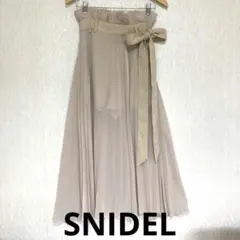 SNIDELスナイデルレディースベージュロングプリーツラップスカショートパンツ