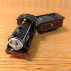 カプセルプラレール トーマス ドナルド 　貨車セット 黒 9番