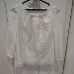 PATTERN fiona 長袖ブラウス ホワイト パール装飾　Mサイズのサムネイル