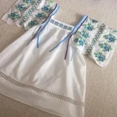未使用 刺繍トップスのサムネイル
