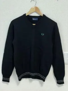 フレッドペリー ブラック Vネックニット