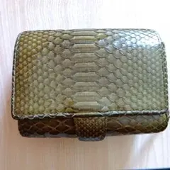 isolaパイソン財布　金運up！緑 ジャバラ型本革財布　まち調整可能　折り財布