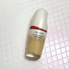 資生堂 エッセンス スキングロウ ファンデーション　160