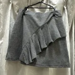 FOREVER 21 千鳥柄フリル付きミニスカート Mサイズのサムネイル