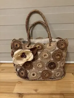 花モチーフ付きかごバッグ