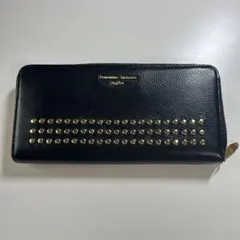 スタッズ長財布
