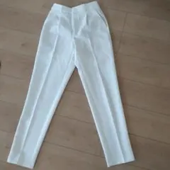 白 カジュアルパンツ