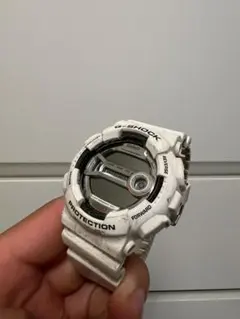 CASIO G-SHOCK ホワイト デジタル腕時計のサムネイル