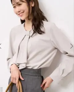 新品【ロペピクニック】ジョーゼット ベージュ ボウタイブラウスのサムネイル