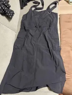 GU ブラック サロペットワンピース