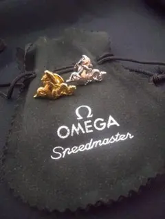 非売品 レア OMEGA Speedmaster ピンバッジ 金銀 2個セットのサムネイル