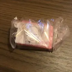 MANA ガチャ アイシャドウ ハチ