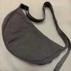 UNIQLO ラウンドミニショルダーバッグ
