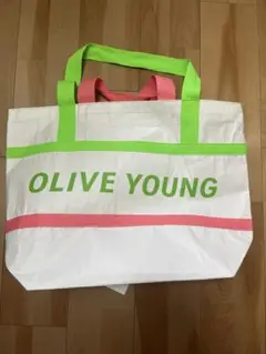 オリーブヤング エコバッグ