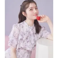 【tocco closet】ストロベリー×フラワープリントプリーツワンピース