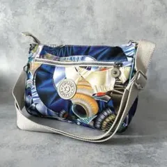 Item thumbnail for item eac9bfc8-38a5-488d-b7ff-f615ff39d332