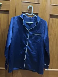 GU サテンパジャマ上下セット！ネイビー Sサイズのサムネイル
