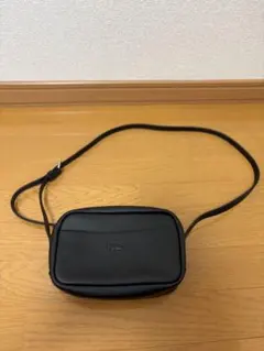 LACOSTE ショルダーバッグ ブラック