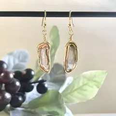 大粒バロックパール ゴールドフレーム一粒ピアス