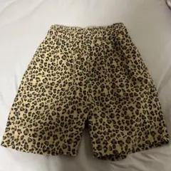 ヒョウ柄半ズボン