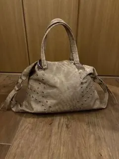 トートバッグ　レディース スタッズ付きベージュバッグ