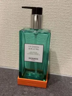 HERMES UN JARDIN SUR LE NIL ボディソープ　空き瓶