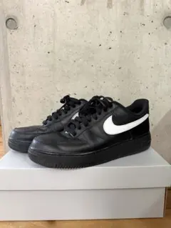 NIKE AIR FORCE 1 ブラック ホワイト スニーカー