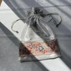 インド刺繍リボン　巾着袋　ベルベット　白　ホワイト