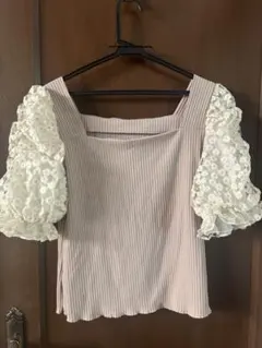 リブ編みピンクトップス フリル袖 one way