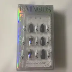 KISS NEW YORK LUMINOUS ネイルチップのサムネイル