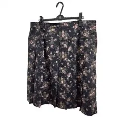 ★お値下げしました★【大きいサイズ】プリーツスカート　膝丈　小花柄