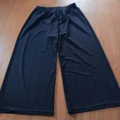 ブラックガウチョパンツ
