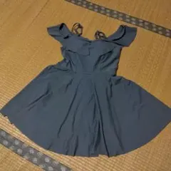 《値下中》スモークグリーン フリル付きオフショルダー ワンピース水着　Lサイズ