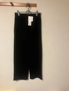『新品未使用タグ付き』　UNIQLO :Cスウェットワイドパンツ　ブラック…XS