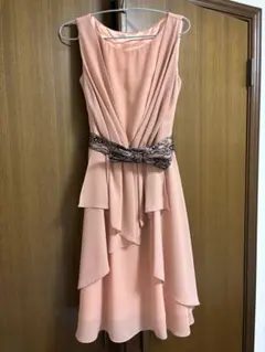 ピンクベージュ パーティードレスのサムネイル