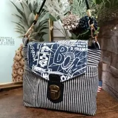 メ*ル様 デニムリメイクポシェット　ショルダーポーチバッグ　ハンドメイド