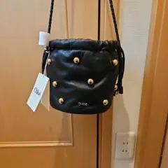 Chloé スタッズ付きブラックレザーバッグのサムネイル