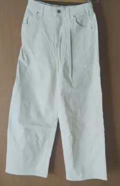 美品 H&M ハイウエスト デニムワイドパンツ オフホワイト S～Mサイズ