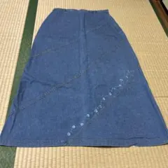 Sarah brand デニムロングスカート 刺繍入り　MーLのサムネイル