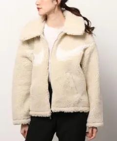 Nike フリースジャケット クリーム色