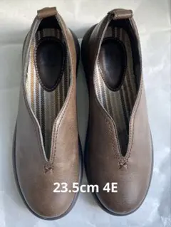 美品・スリッポン　フラットシューズ