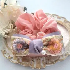 ⭐3319⭐❣️大人可愛い華やかアクセ❣️オリジナル✴インド刺繍リボンシュシュ