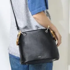 BEAURE 黒 レザー バンブーショルダーバッグ