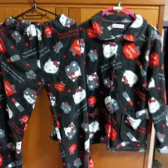 Hello Kitty ルームウェア 上下セット（サイズM〜Ｌ）
