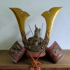 ✨Vintage✨兜 置物 獅子 龍 鋳物 彫金細工 縁起物（総重量約2kg） ✨Vintage✨兜 置物 獅子 龍 鋳物 彫金細工 縁起物（総重量約2kg